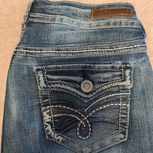 Women's Wallflower Jeans